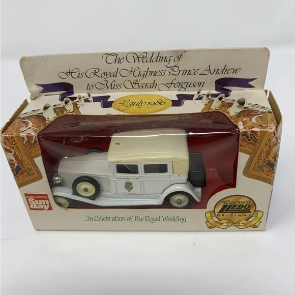 Lledo Diecast Car Limo Royal Wedding Of Prince Andrew & Sarah Ferguson 1986 NIB - Picture 1 of 6